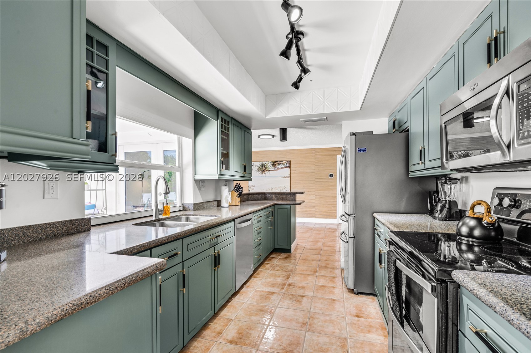 Imperial Point - Residential Lease