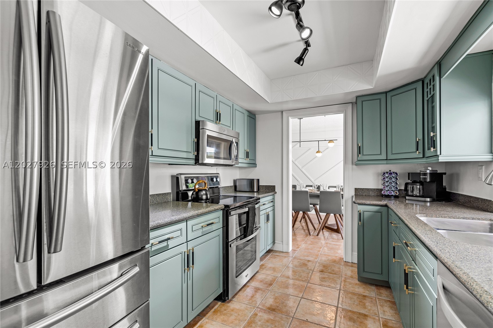 Imperial Point - Residential Lease