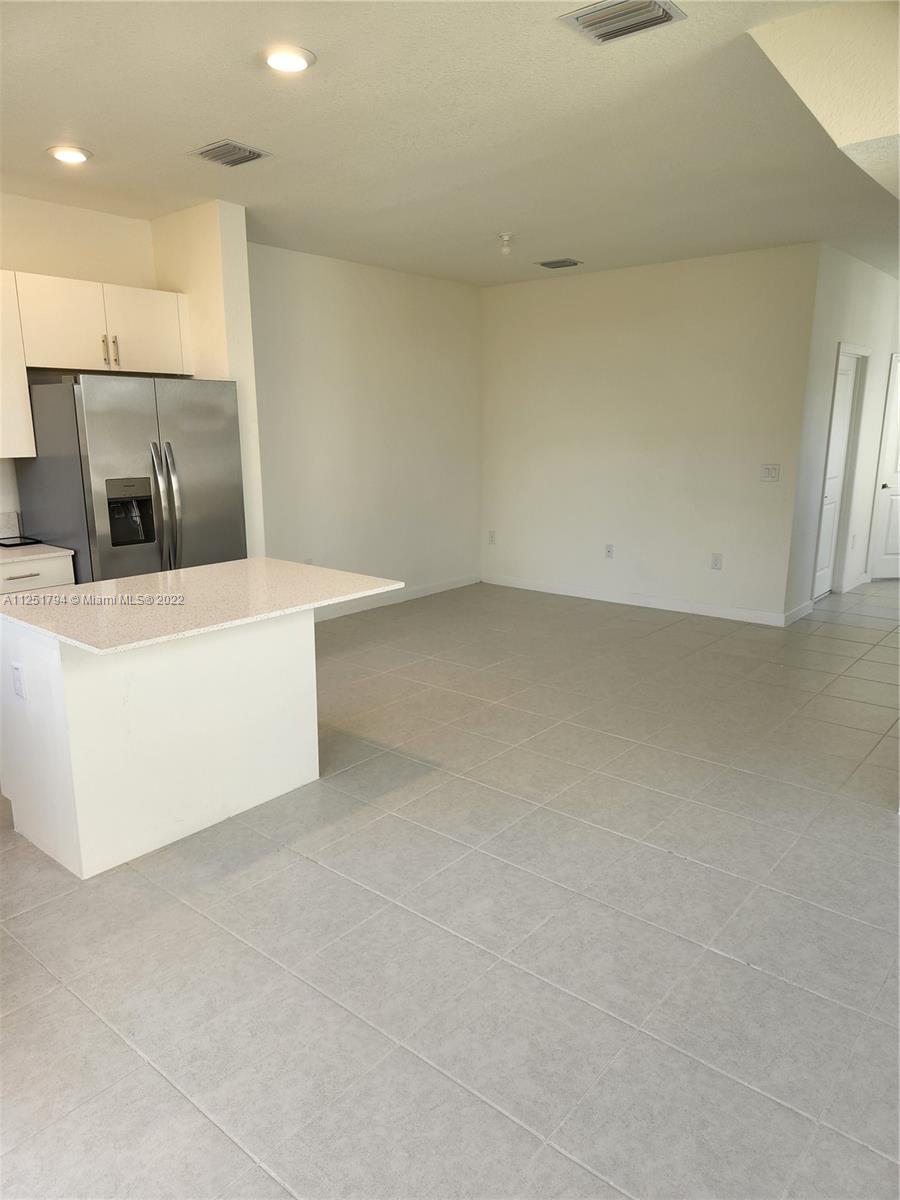 VIA VENTURA NEIGHBORHOOD - Residential Lease