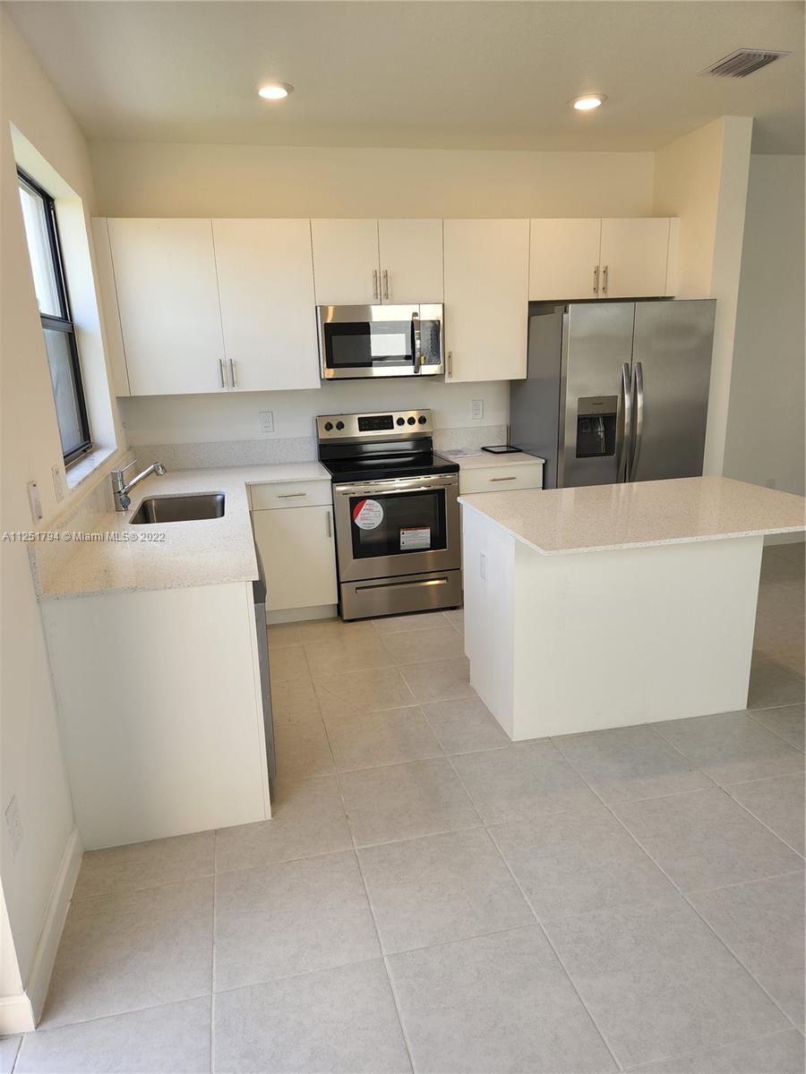 VIA VENTURA NEIGHBORHOOD - Residential Lease