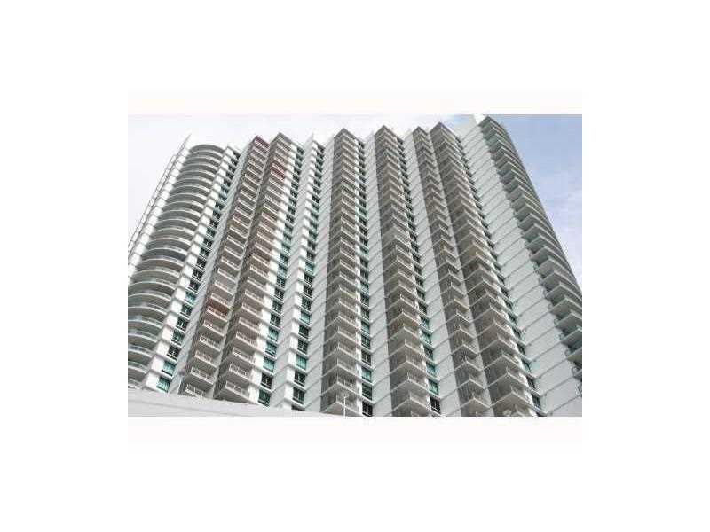 Amazing apartment in elegant and demanded building on gated community. Internet and cable included. Amenities include double floor gym, racquet court, yoga deck. spa, business center, theater. Located in the heart of Miami. Walk to restaurants, shopping a nd nightlife!!