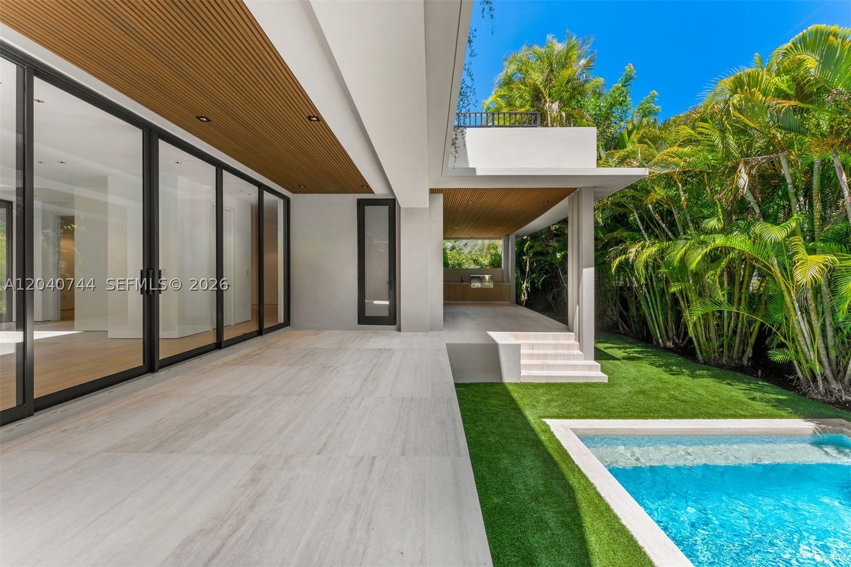 TROPICAL ISLE HOMES SUB 4 - Residential