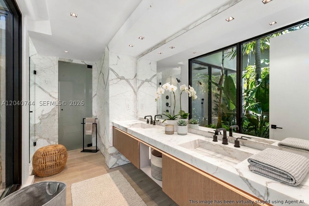 TROPICAL ISLE HOMES SUB 4 - Residential