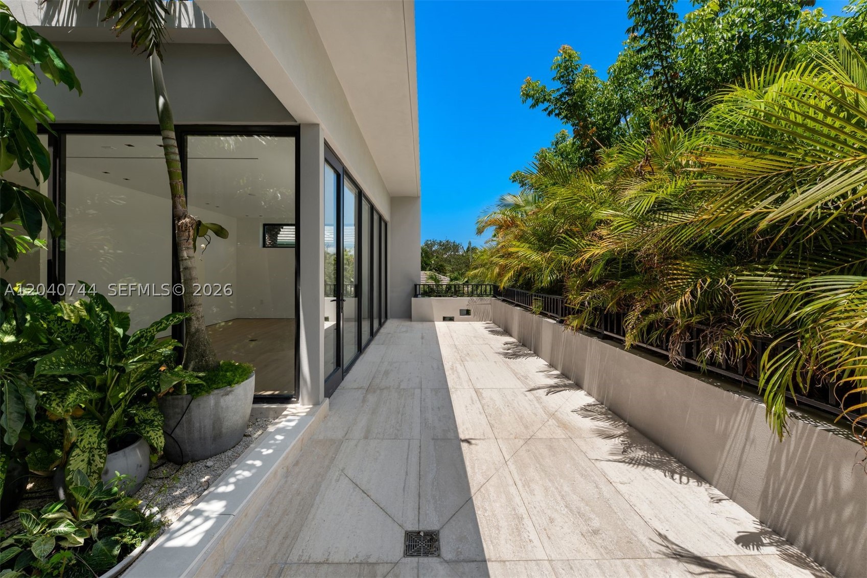 TROPICAL ISLE HOMES SUB 4 - Residential