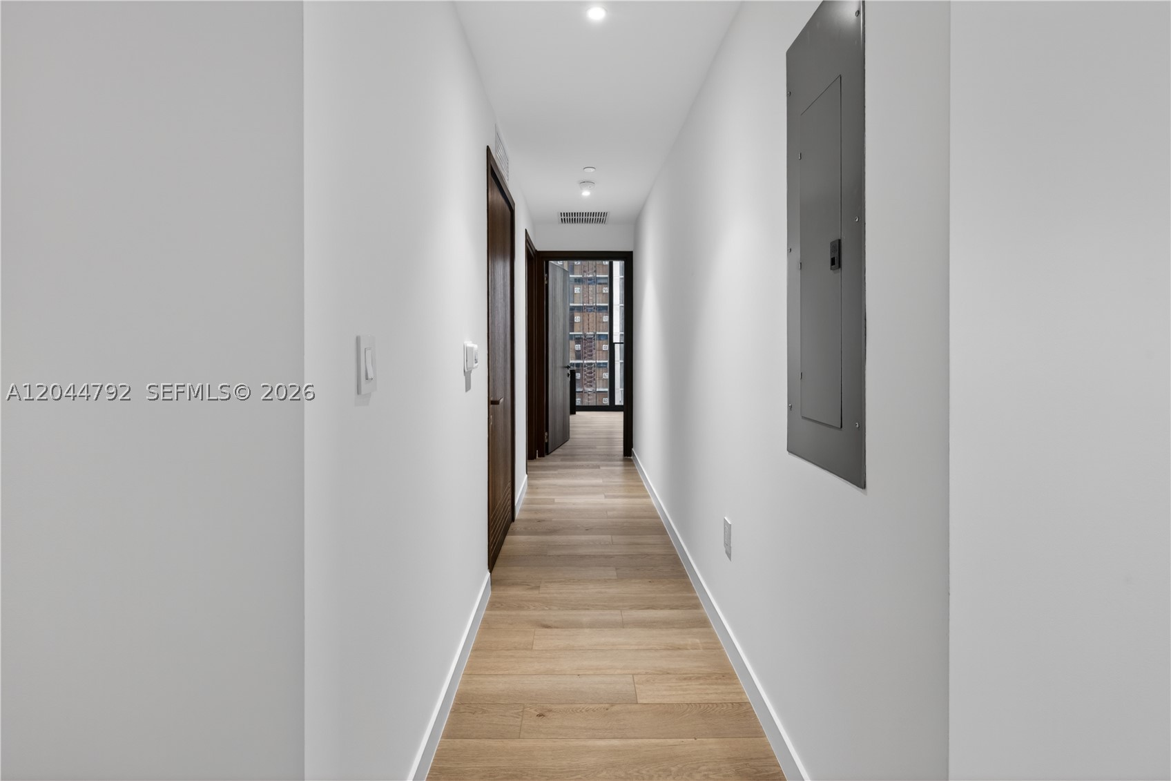 ELLEVEN HOTEL RESIDENCES - Residential