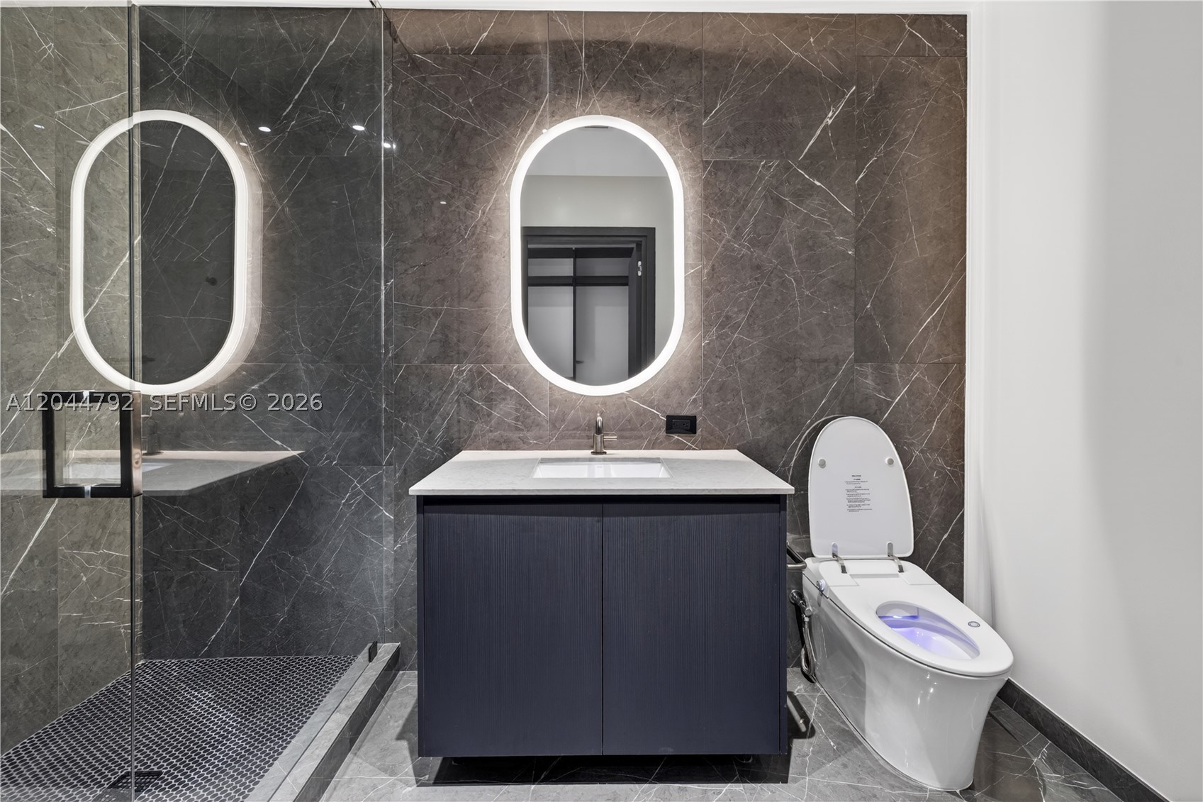 ELLEVEN HOTEL RESIDENCES - Residential