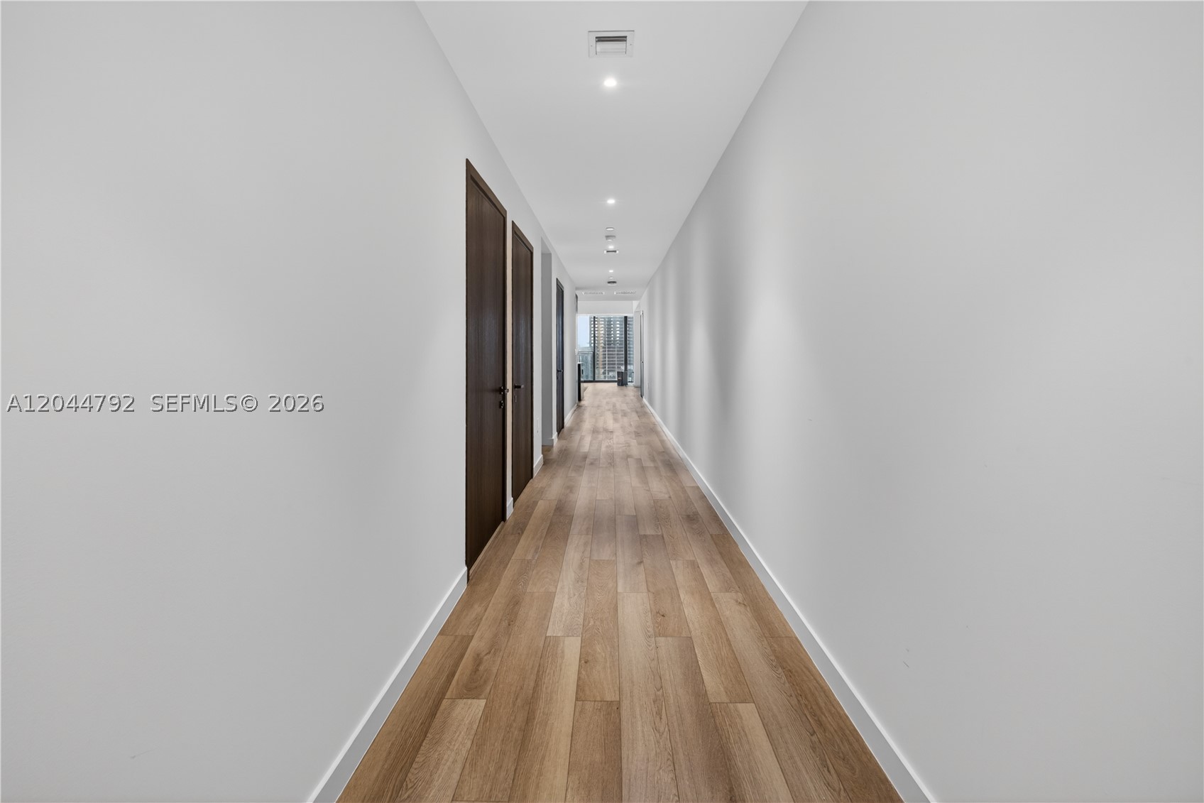ELLEVEN HOTEL RESIDENCES - Residential
