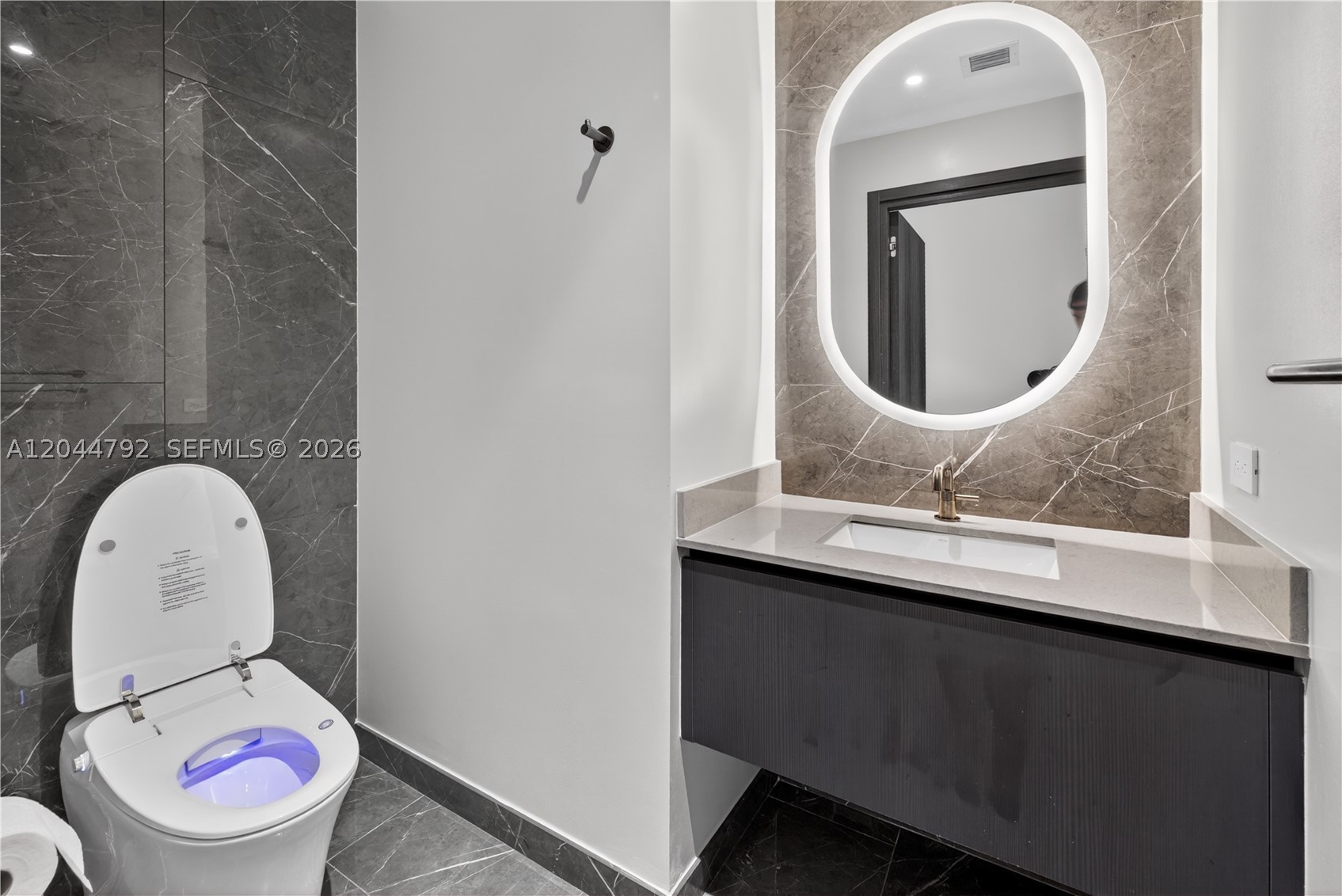 ELLEVEN HOTEL RESIDENCES - Residential
