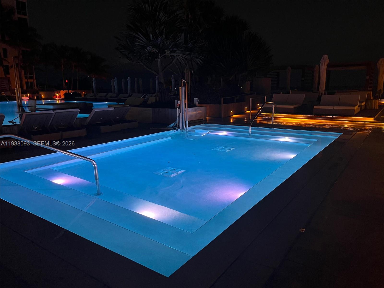 RONEY PALACE CONDO - Residential