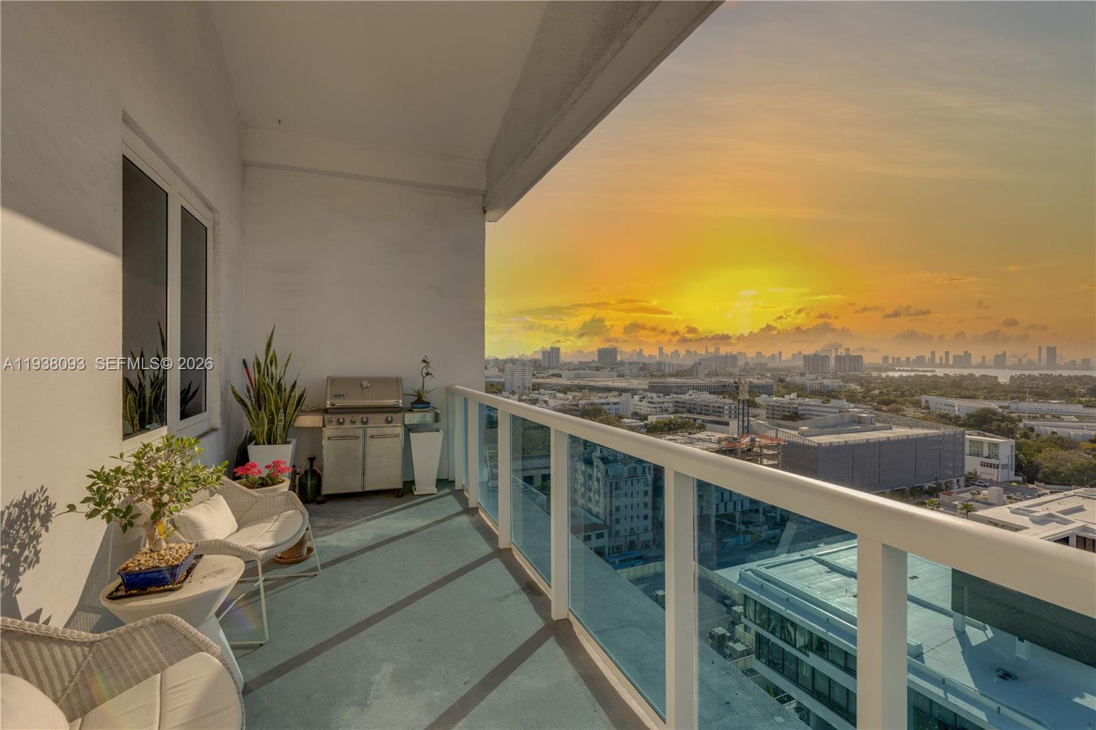 RONEY PALACE CONDO - Residential