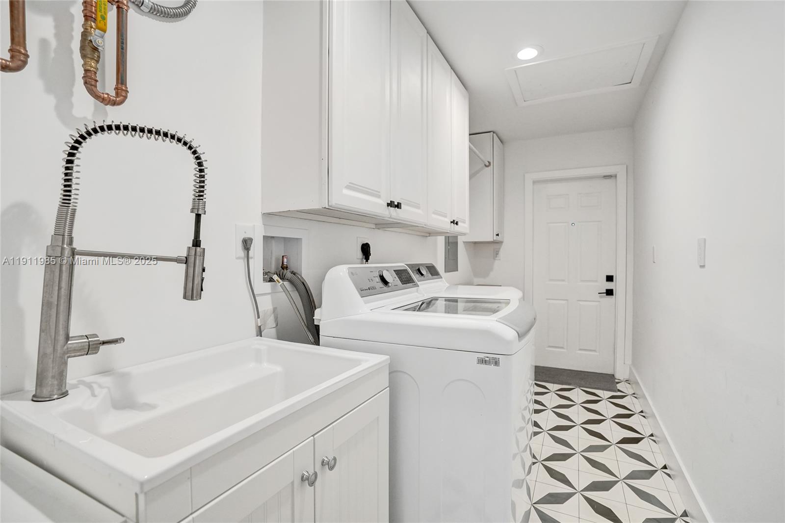 DAVIDE ISLE - Residential Lease