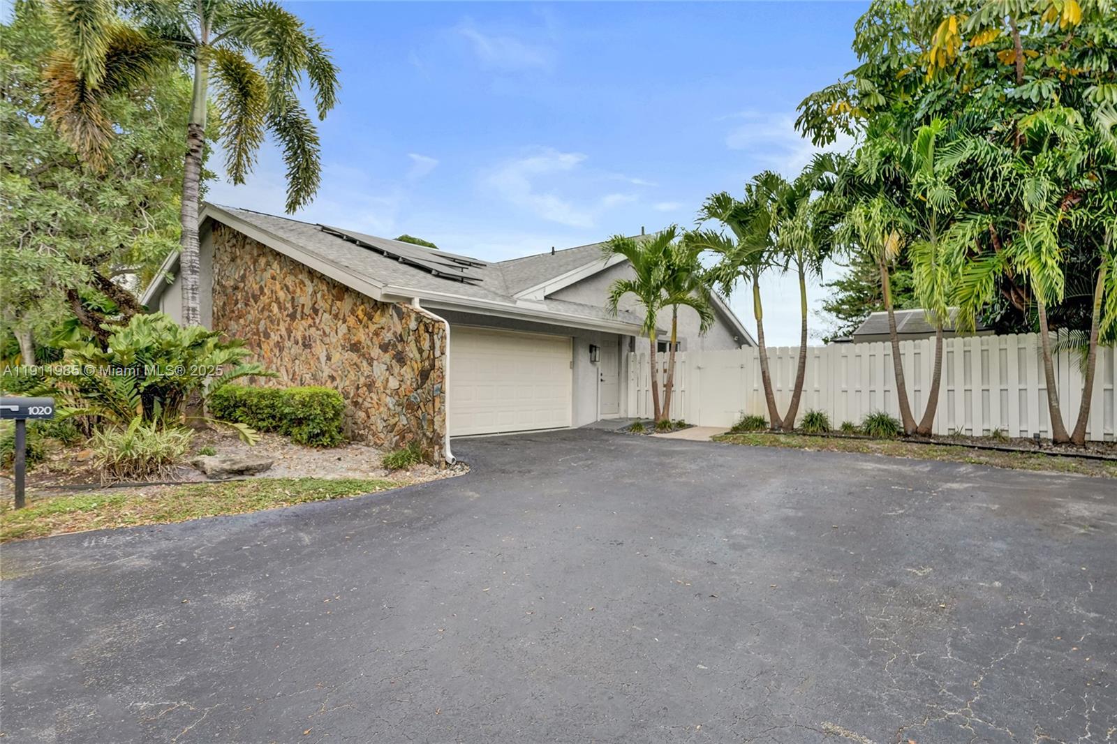 DAVIDE ISLE - Residential Lease