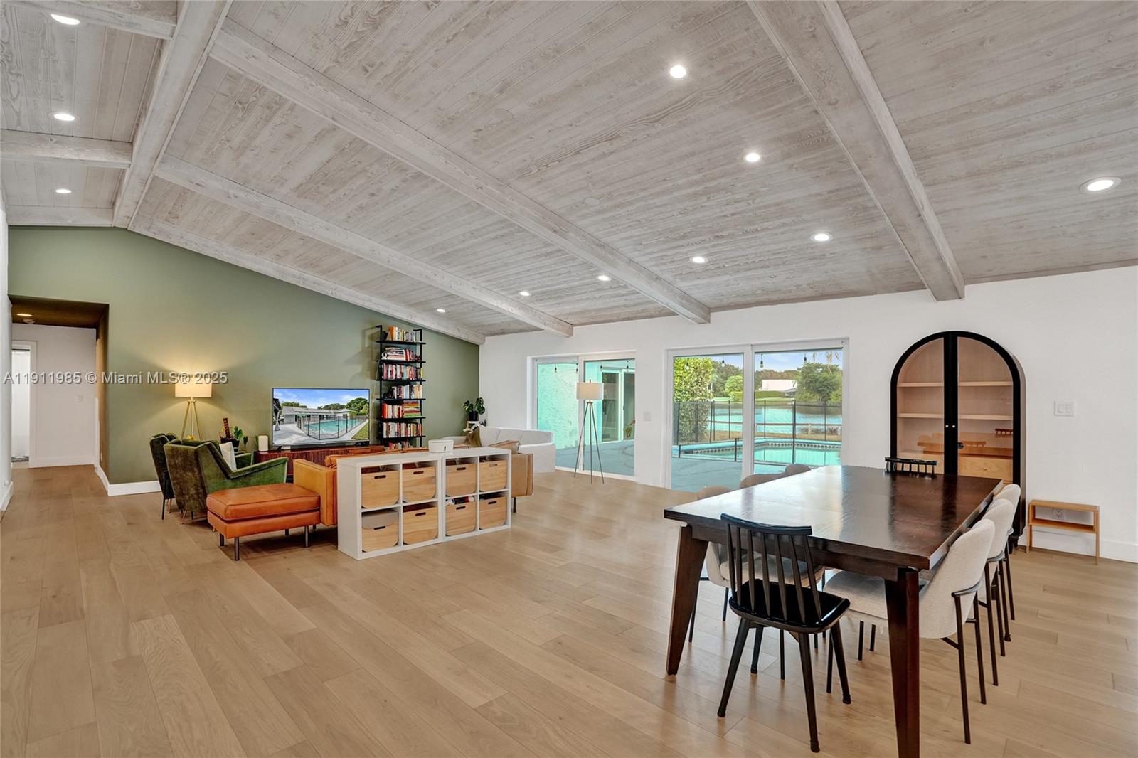 DAVIDE ISLE - Residential Lease