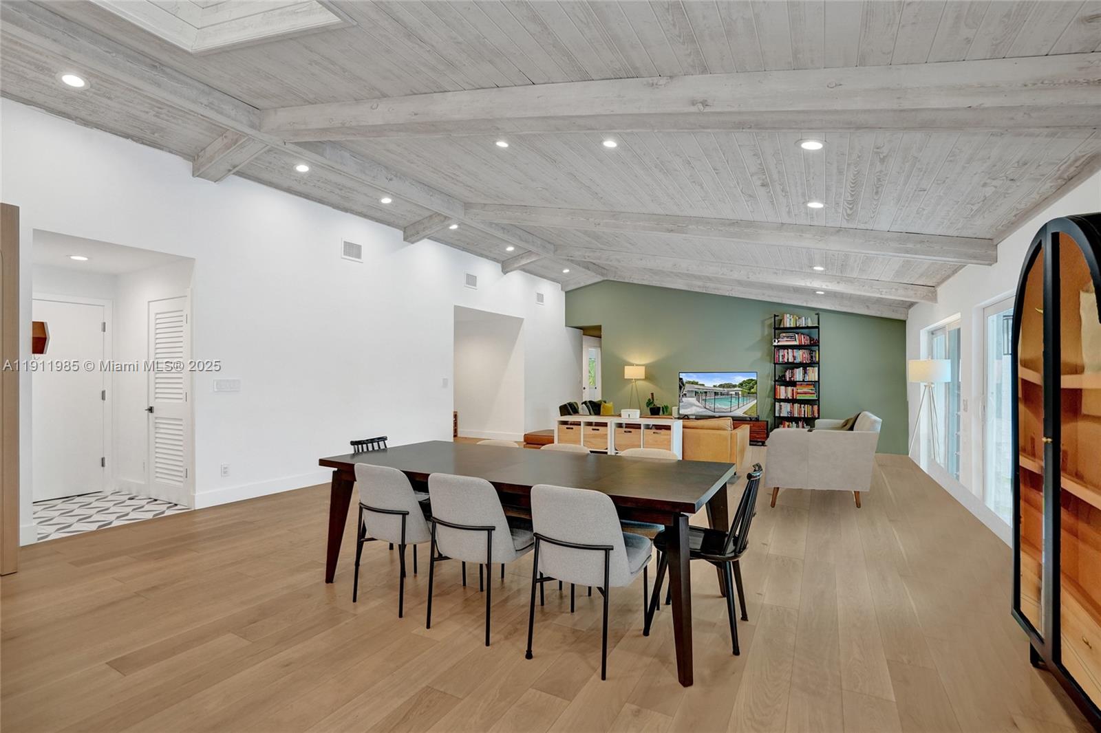 DAVIDE ISLE - Residential Lease