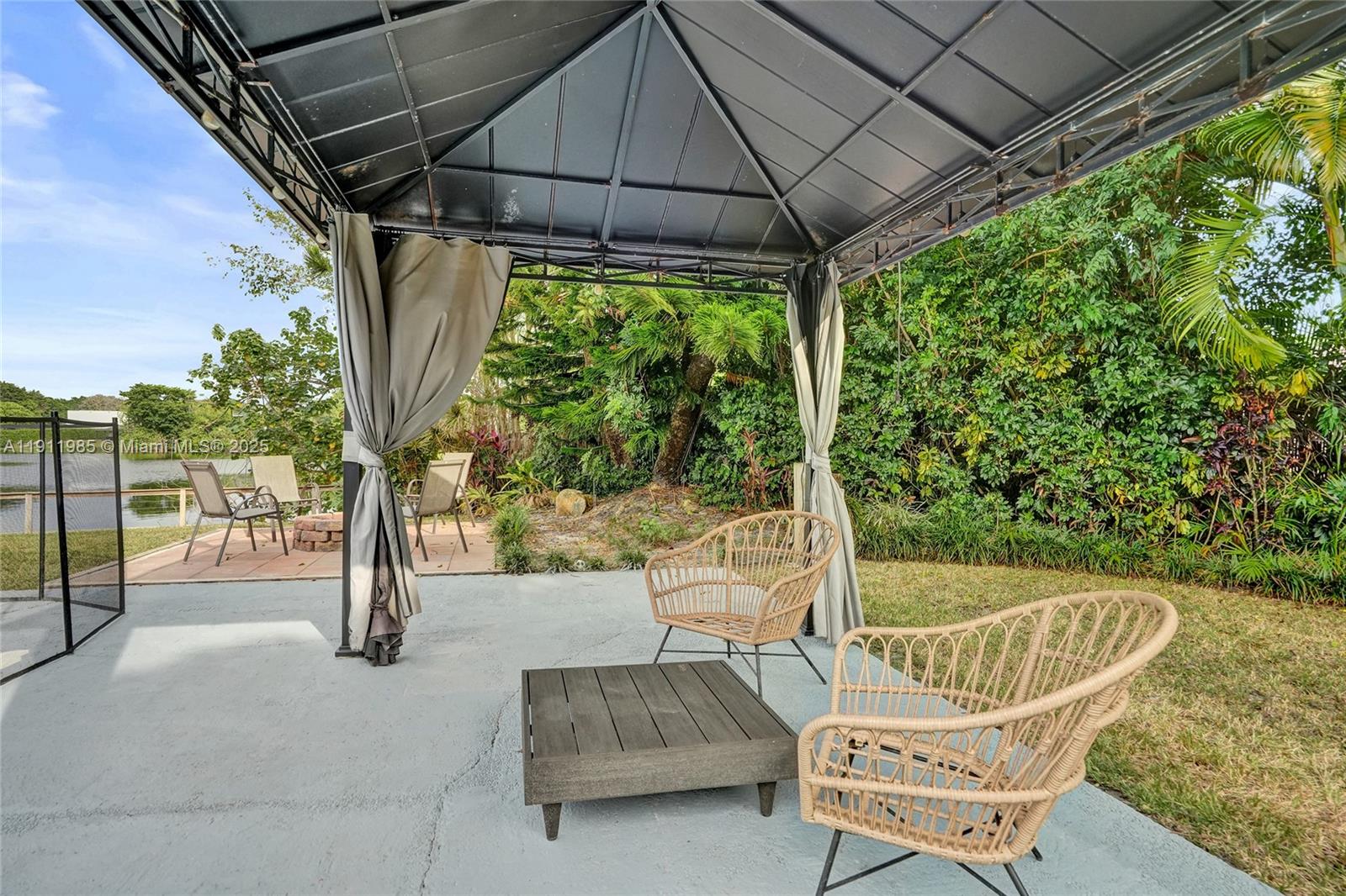 DAVIDE ISLE - Residential Lease