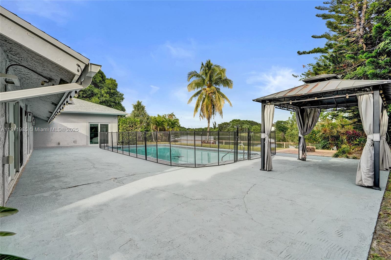 DAVIDE ISLE - Residential Lease