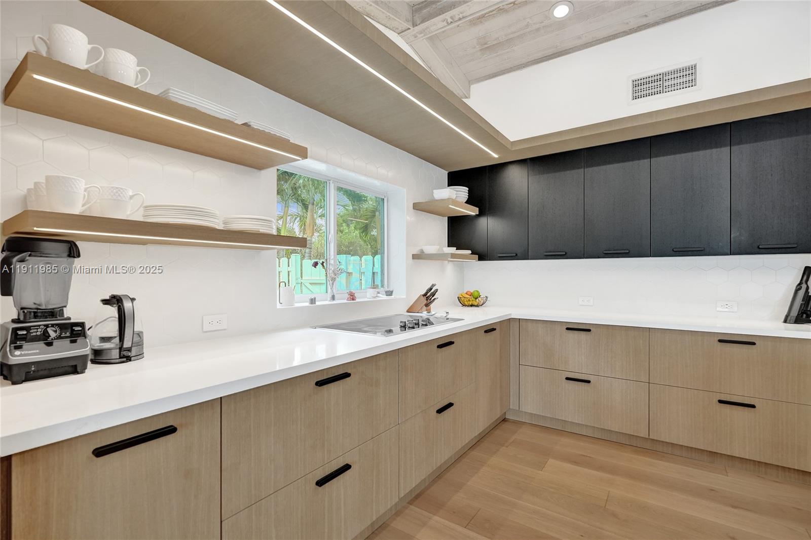DAVIDE ISLE - Residential Lease