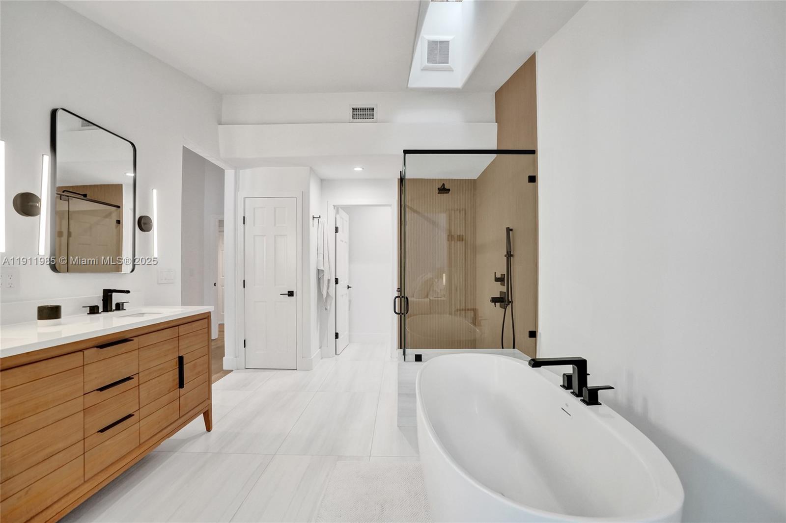DAVIDE ISLE - Residential Lease