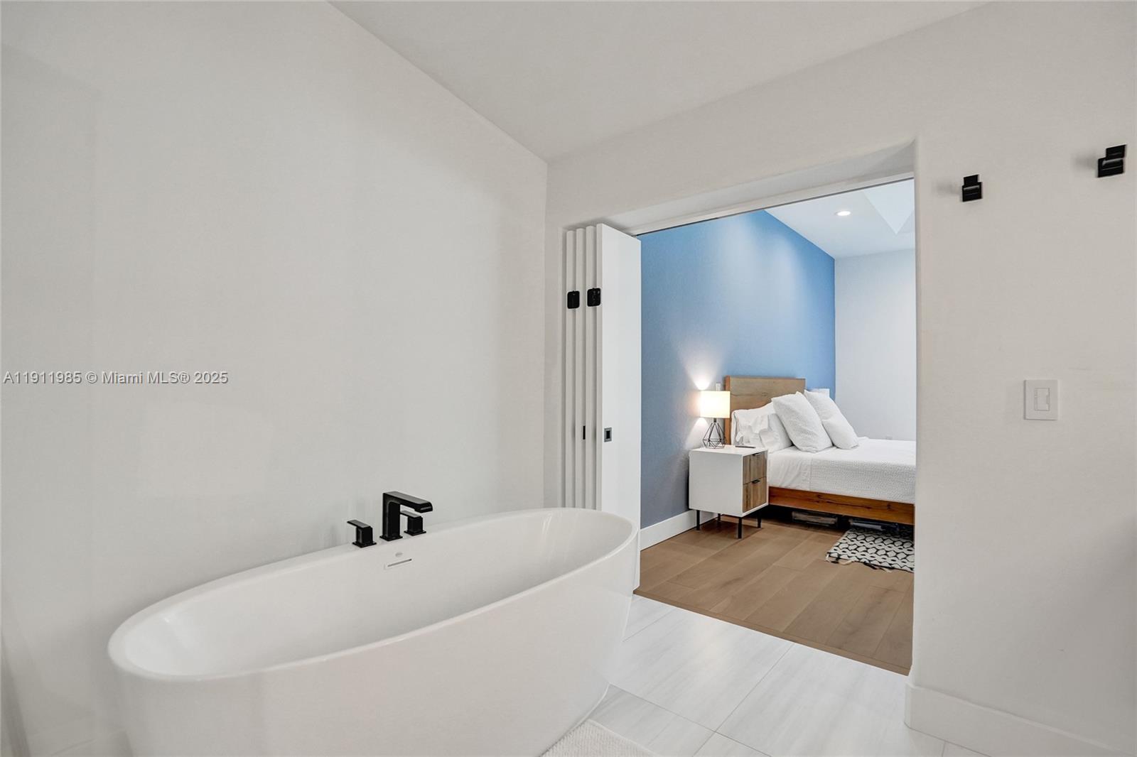 DAVIDE ISLE - Residential Lease