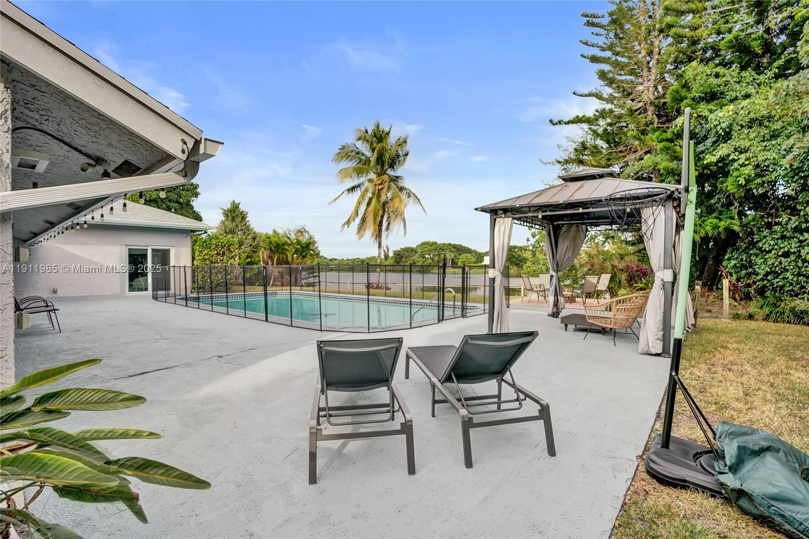 DAVIDE ISLE - Residential Lease