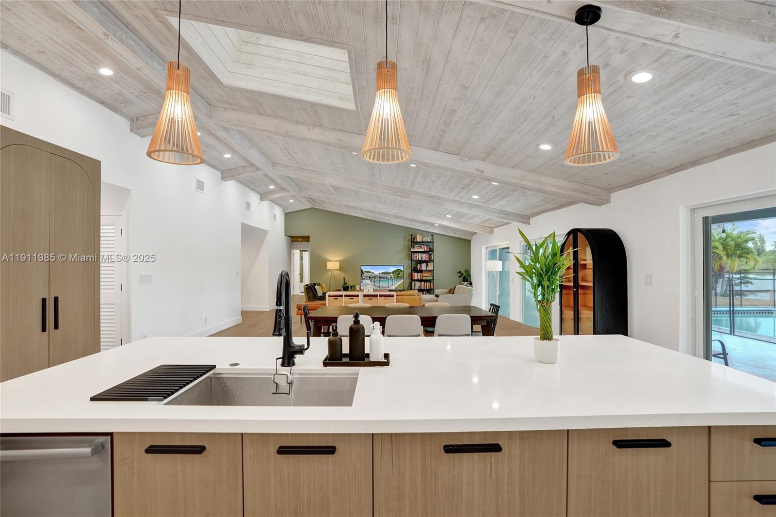 DAVIDE ISLE - Residential Lease