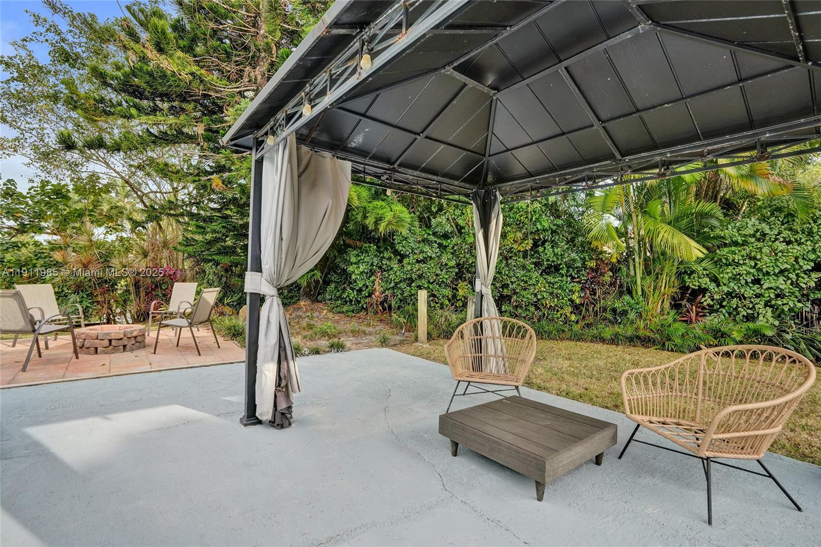 DAVIDE ISLE - Residential Lease
