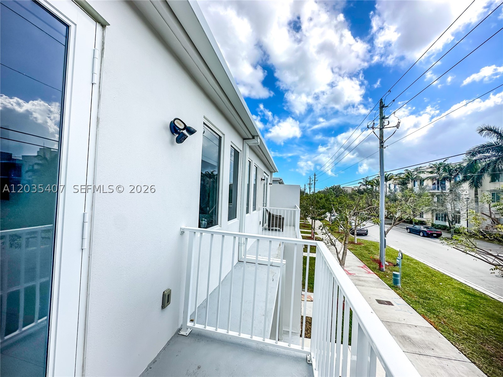 PARADISE ONE - Residential