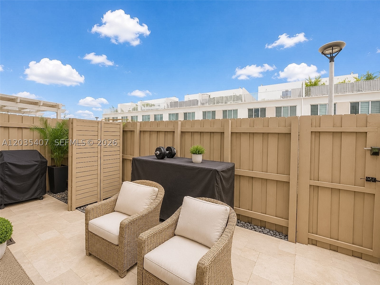 PARADISE ONE - Residential