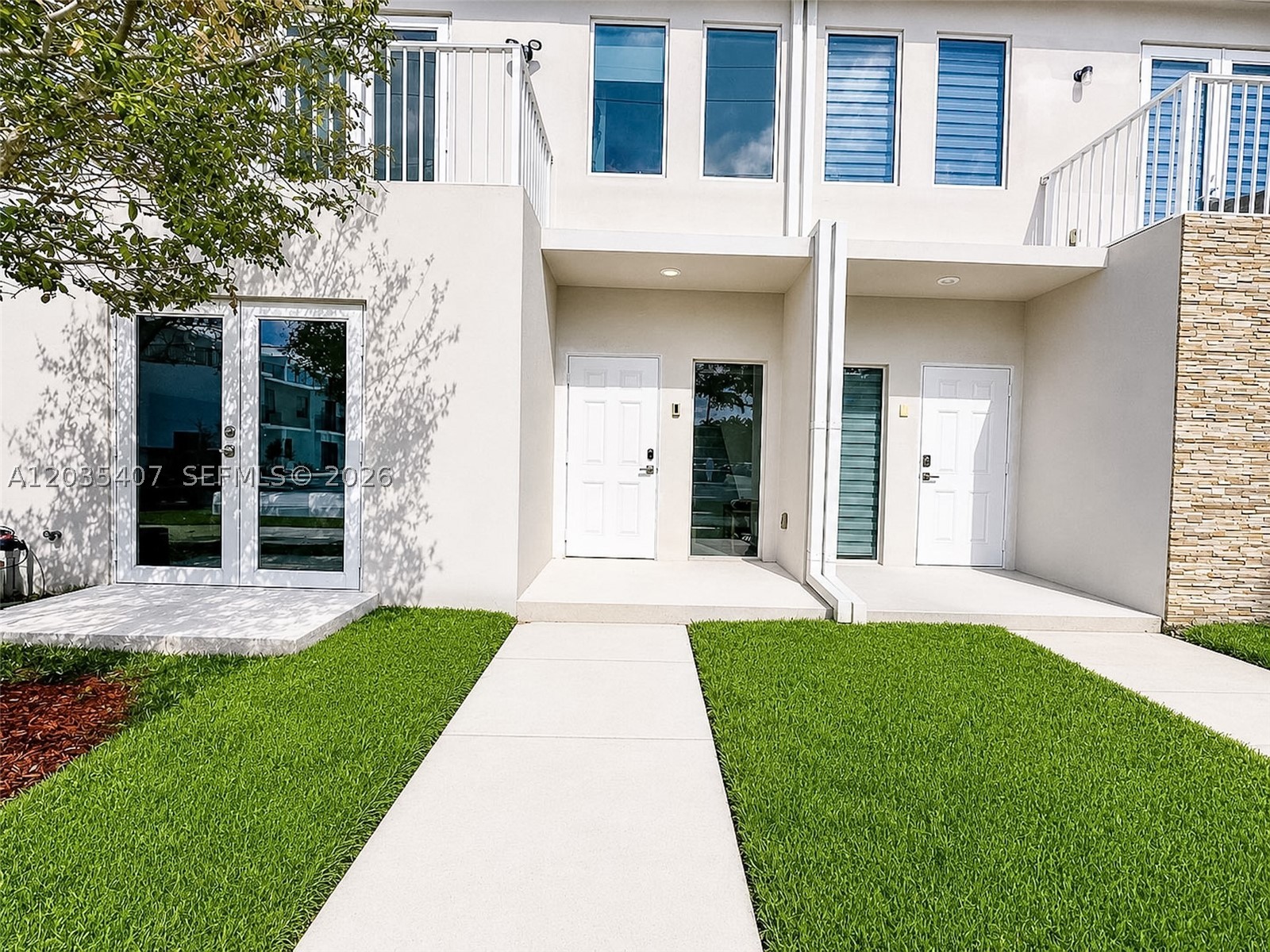 PARADISE ONE - Residential