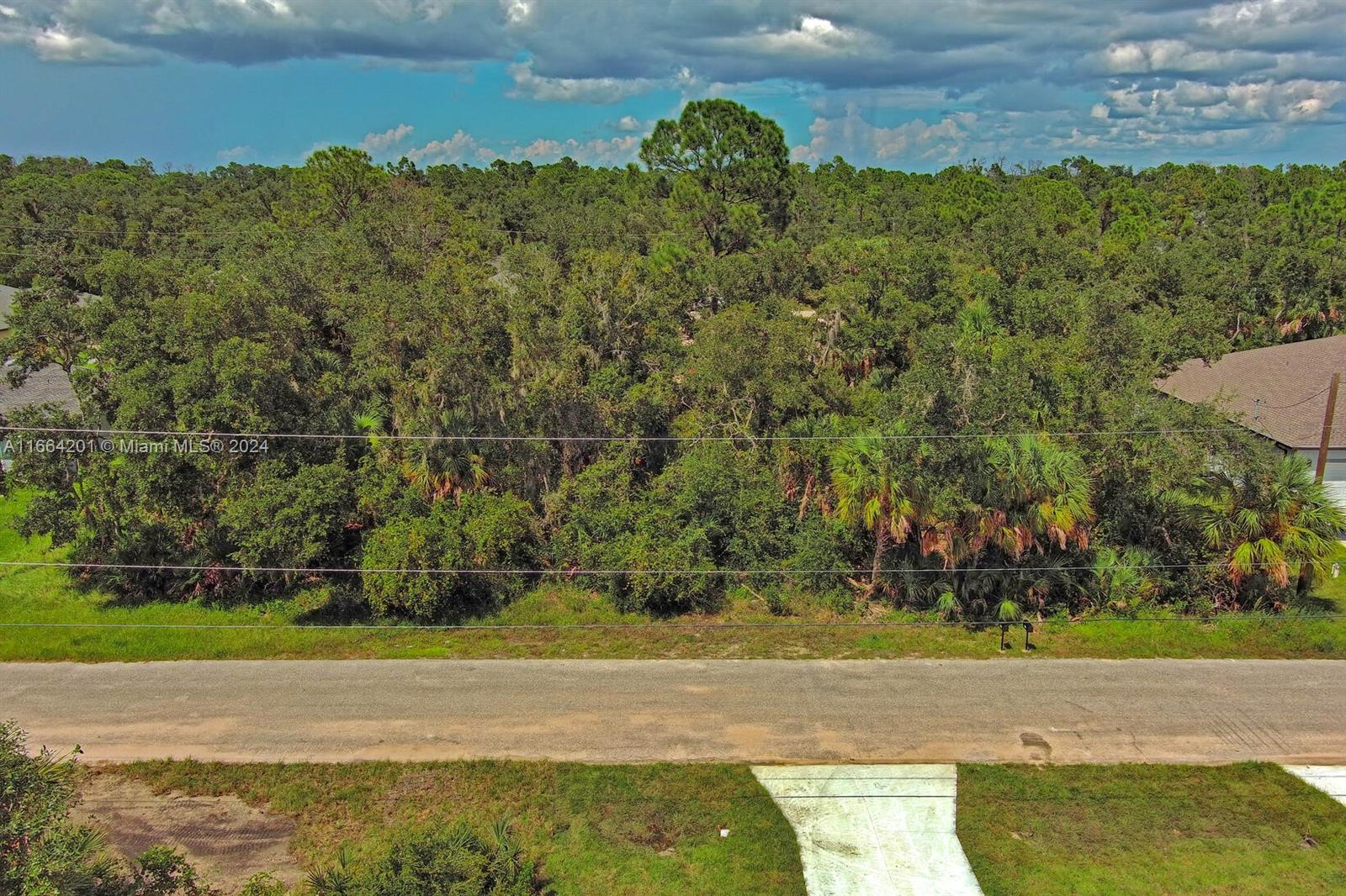 Port Charlotte - Land