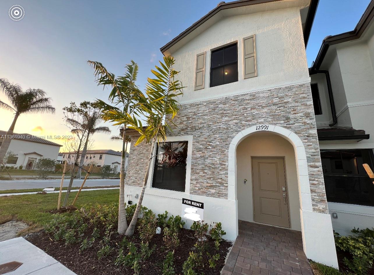 SIENA RESERVE - Residential Lease