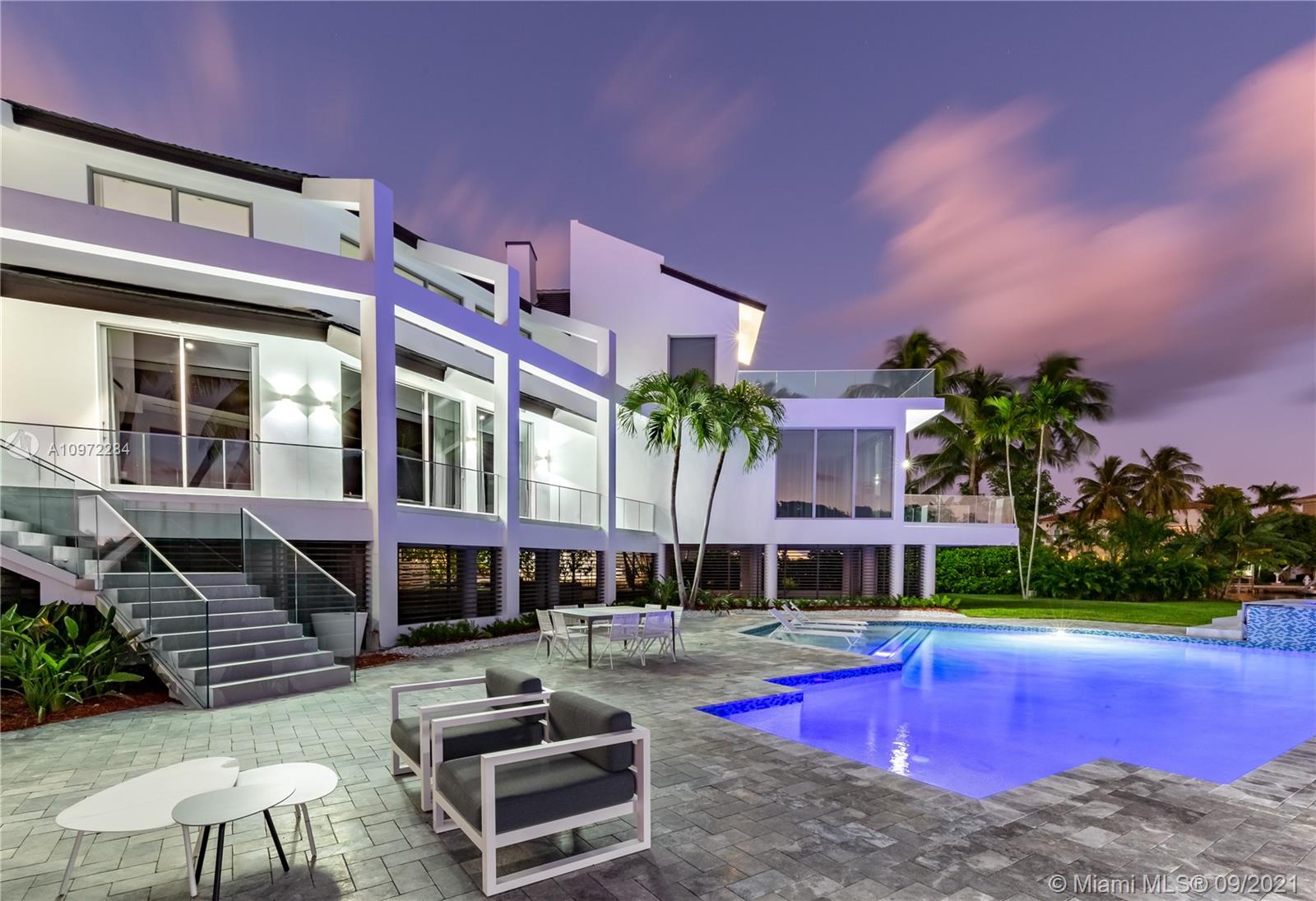 SUNRISE HARBOUR REV PL - Residential