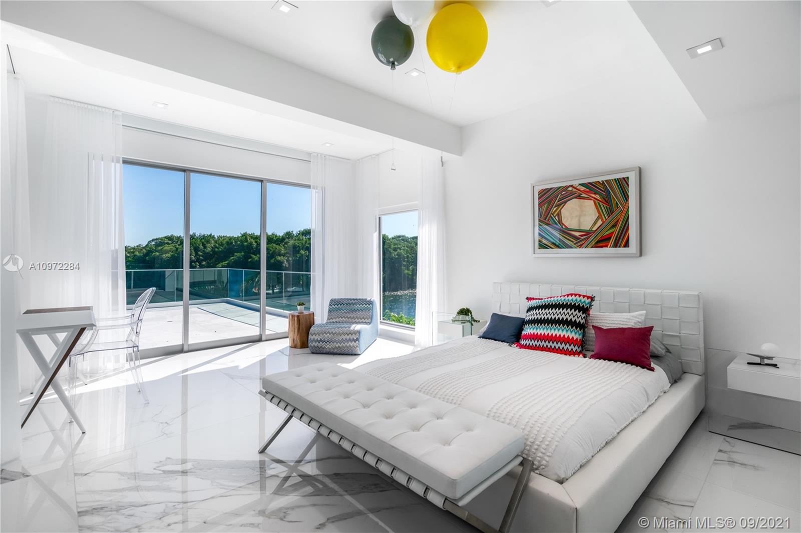 SUNRISE HARBOUR REV PL - Residential