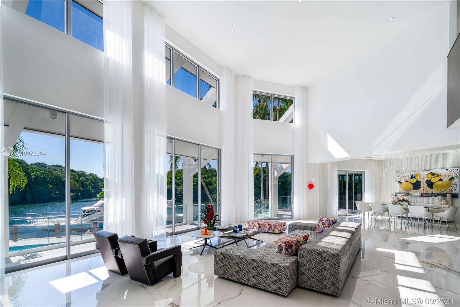 SUNRISE HARBOUR REV PL - Residential