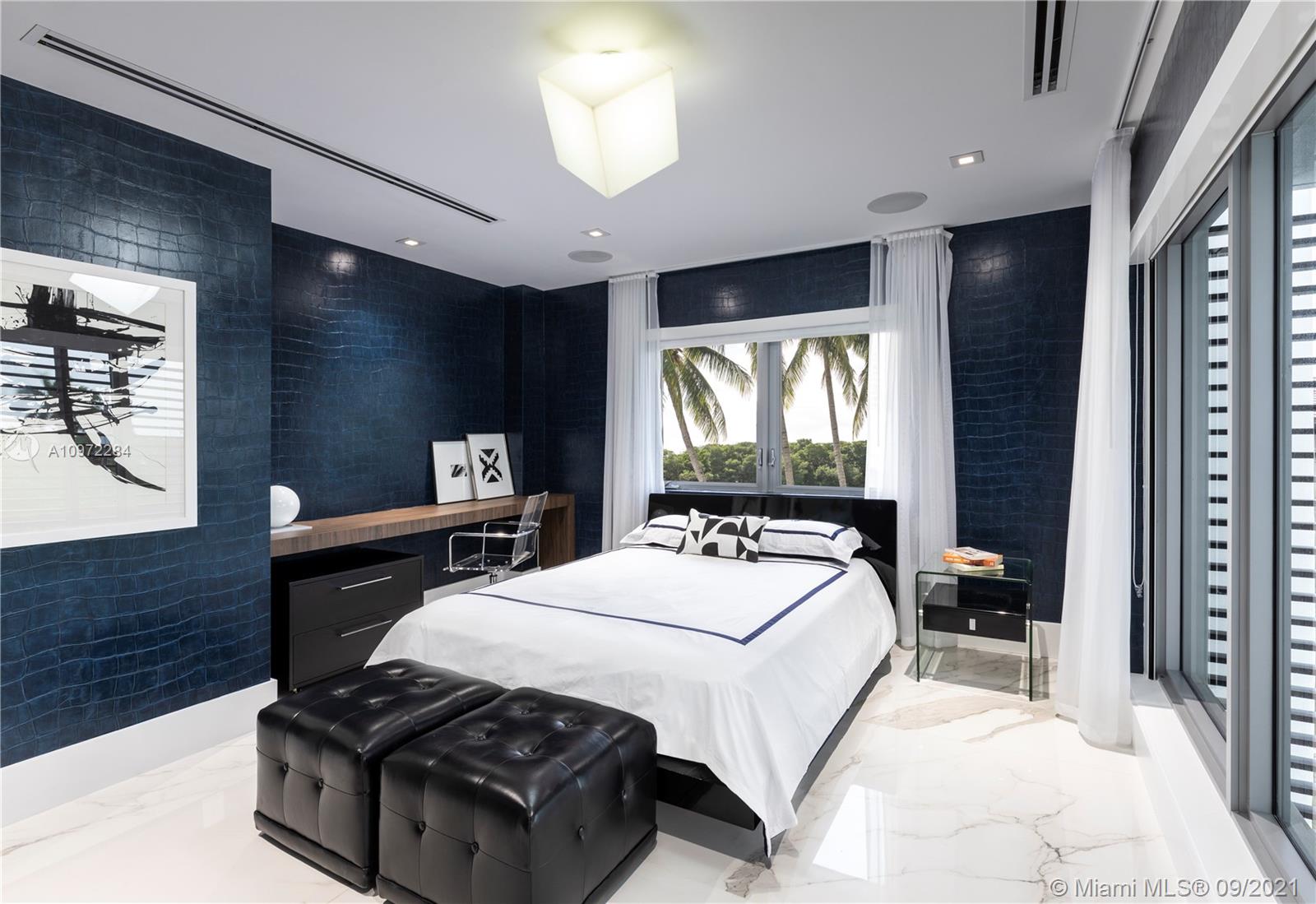 SUNRISE HARBOUR REV PL - Residential