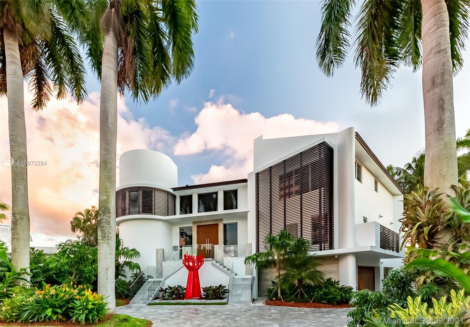 SUNRISE HARBOUR REV PL - Residential
