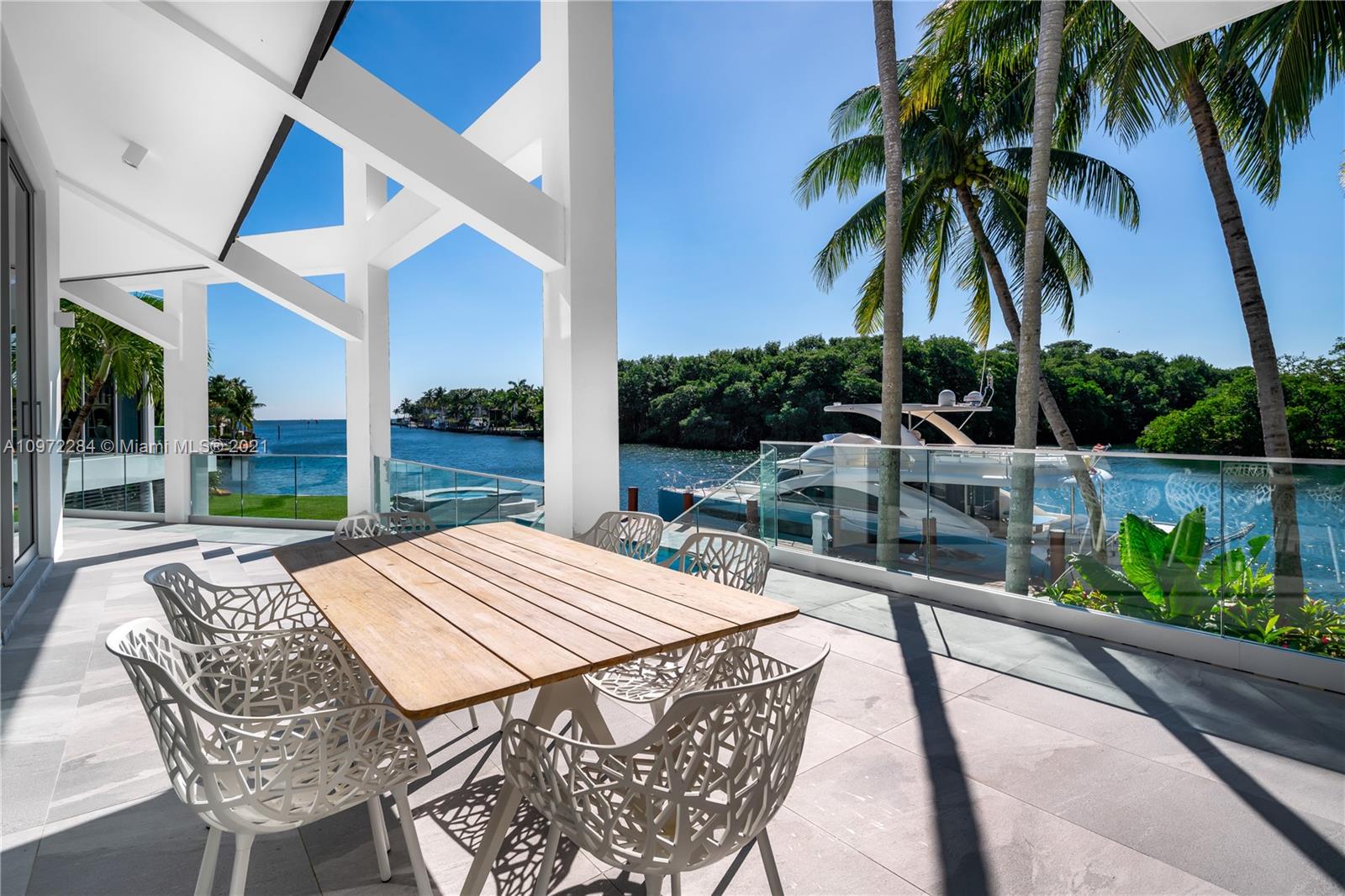SUNRISE HARBOUR REV PL - Residential