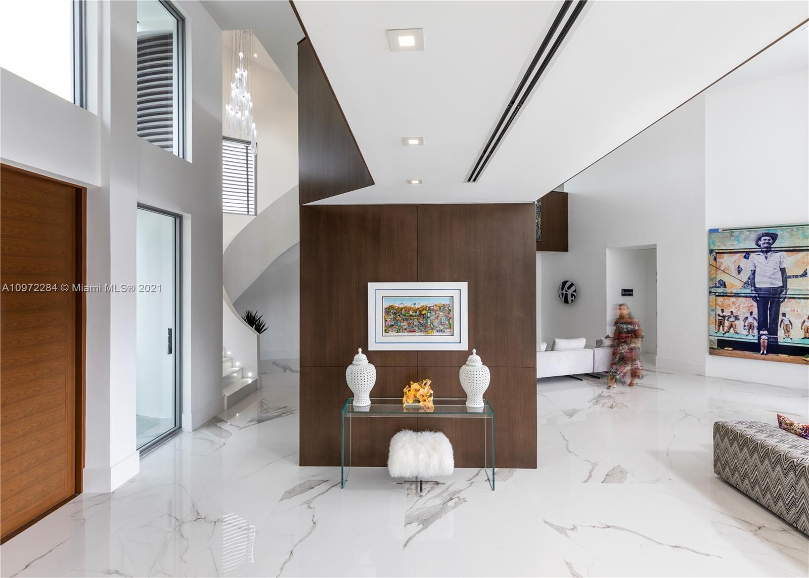SUNRISE HARBOUR REV PL - Residential