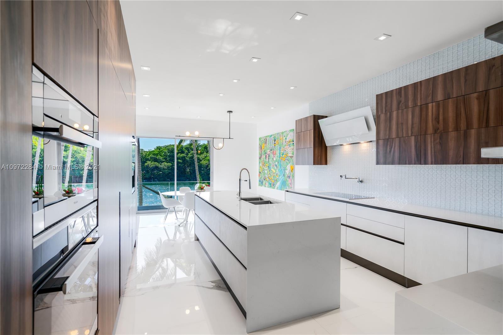 SUNRISE HARBOUR REV PL - Residential