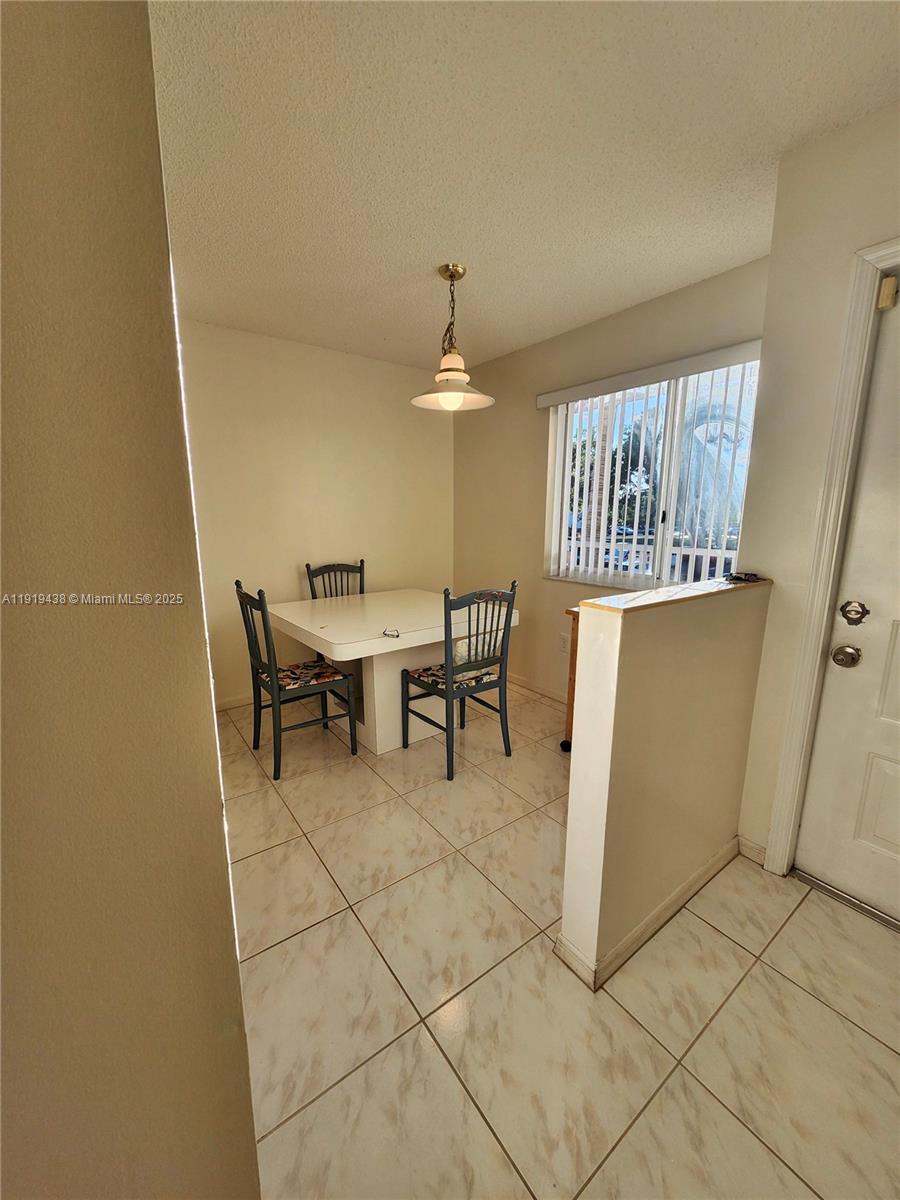 TRENT CONDOMINIUM H - Residential