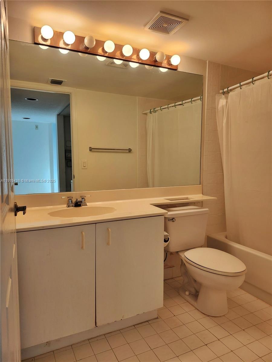 TRENT CONDOMINIUM H - Residential
