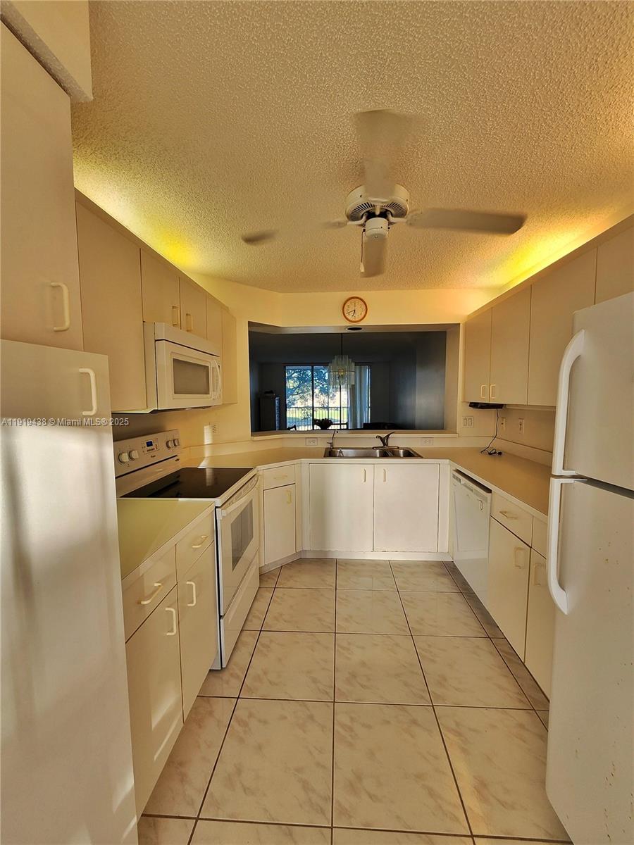 TRENT CONDOMINIUM H - Residential