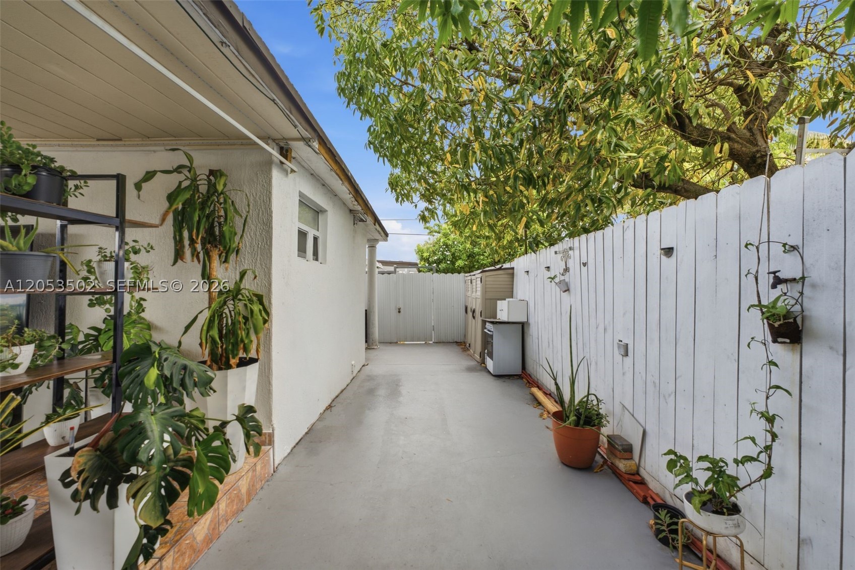EAST HIALEAH - Residential