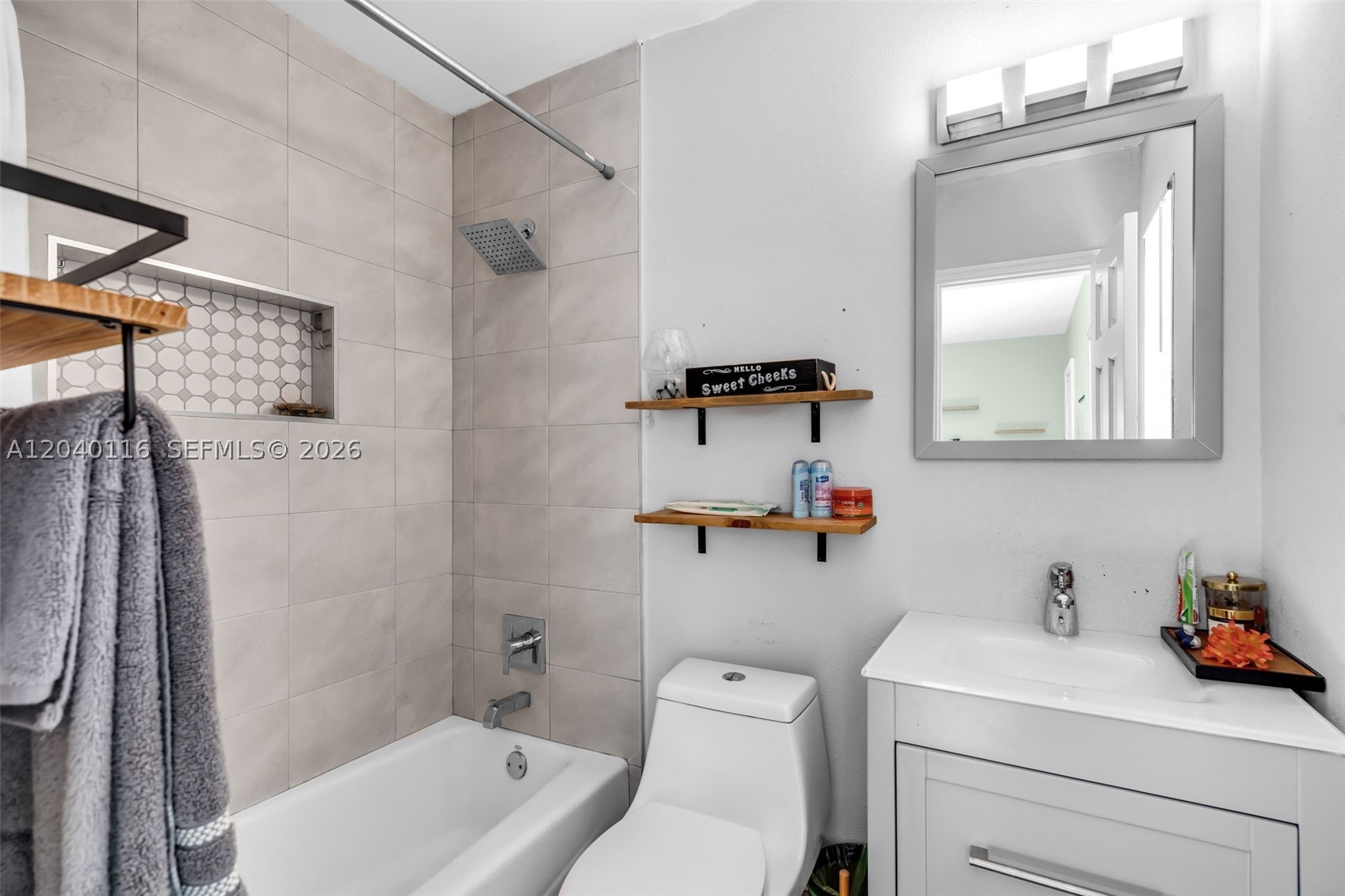 PARKERS SHORES - Residential