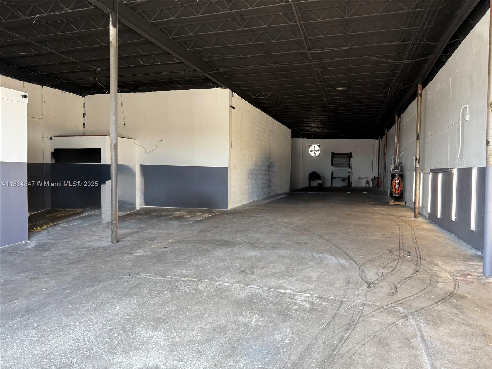 Looking for the perfect warehouse? This 3,127-sq ft space offers functionality and flexibility, complete with high ceilings, convenient loading dock, and secure premises. Ideal for warehousing, distribution, or light industrial use, and very well located Contact us to learn more about customizing this space to fit your business! Contact listing agent for showings. No 3 phase electricity. 16' ceiling height. Zoning code:M-1-INDUSTRIAL DISTRICT. Available NOW!!!
