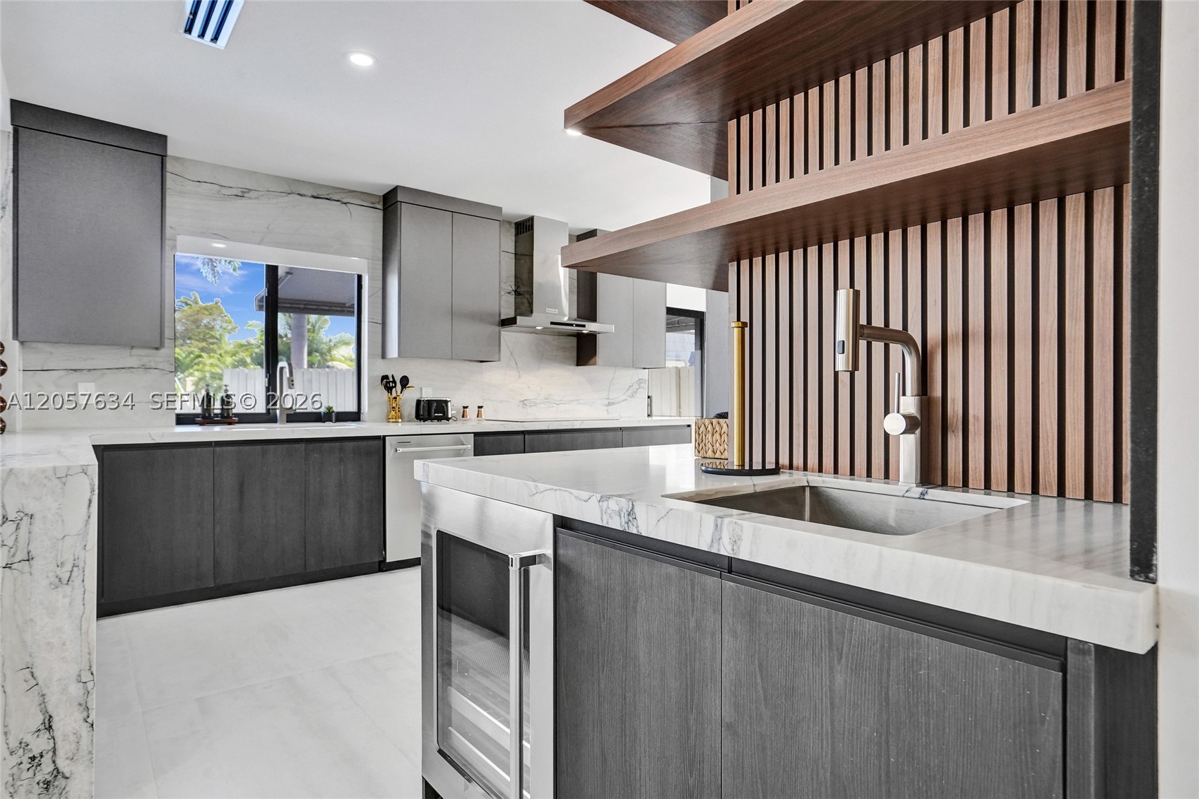 CORAL RIDGE COUNTRY CLUB - Residential