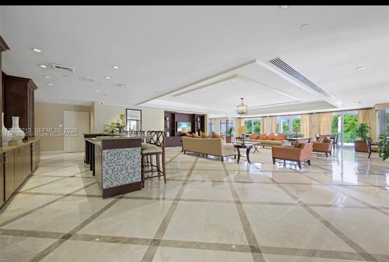 TURNBERRY VLG NO TOWER CO - Residential