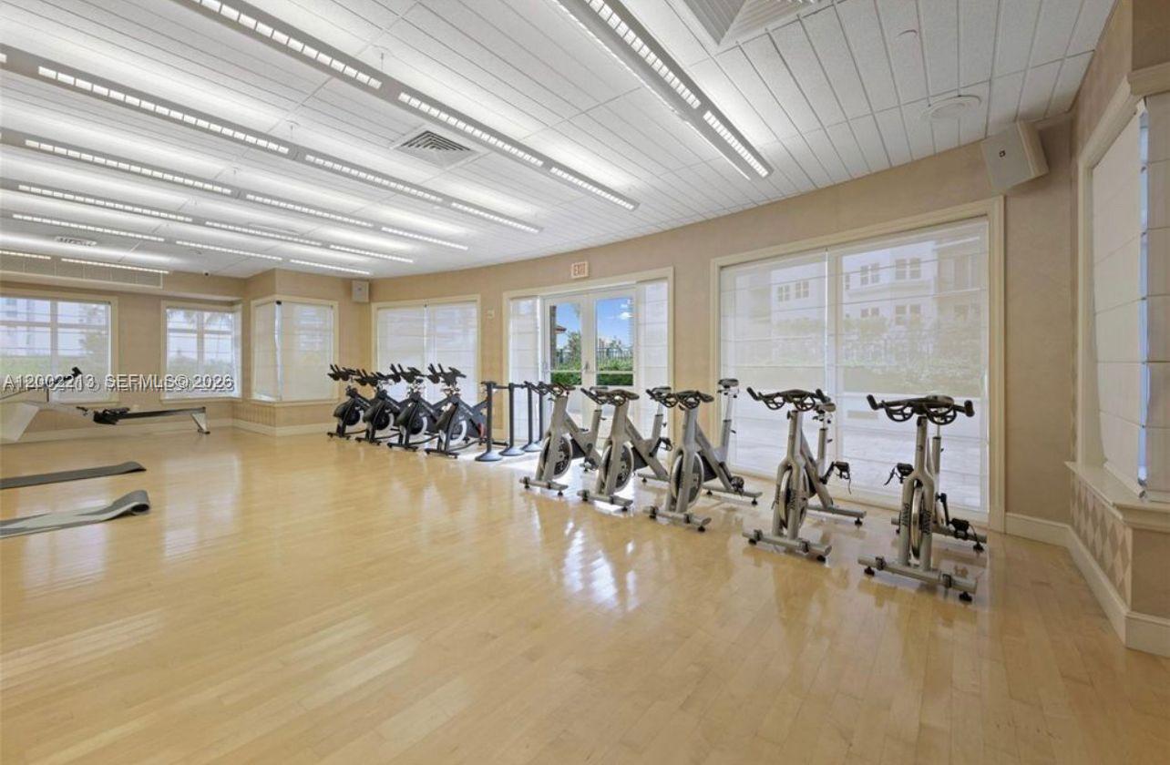 TURNBERRY VLG NO TOWER CO - Residential