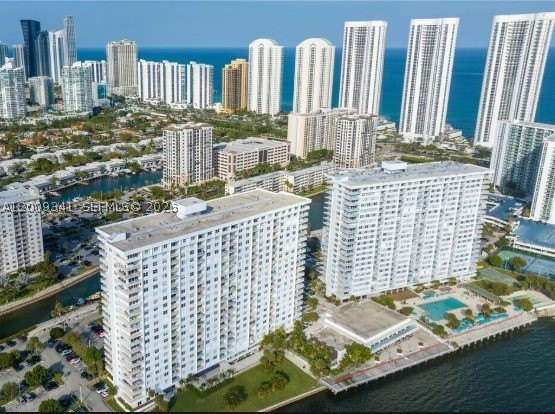 ARLEN HOUSE CONDO - Residential