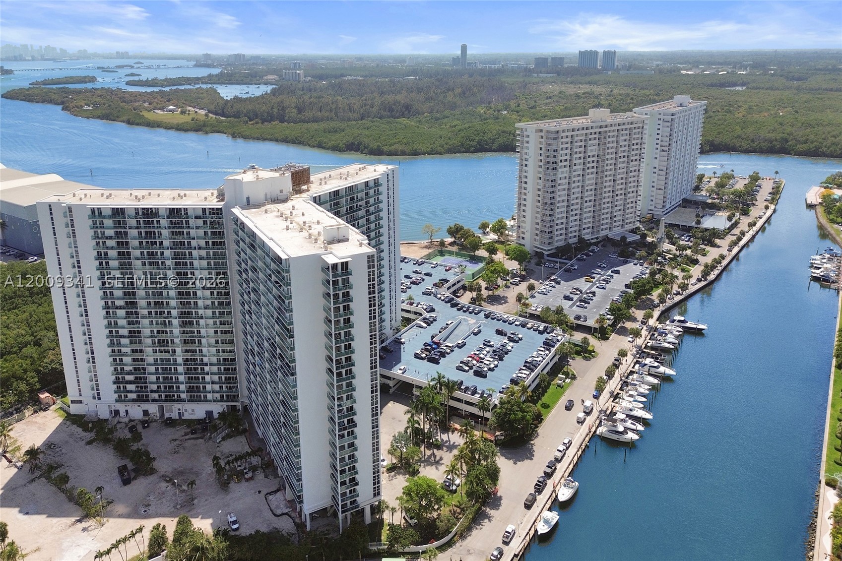 ARLEN HOUSE CONDO - Residential